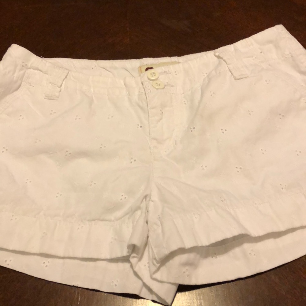 SO white shorts